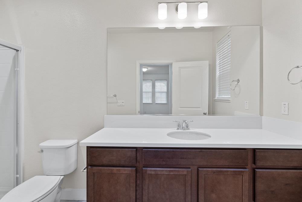 Detail Gallery Image 28 of 68 For 521 Seville Dr, Hollister,  CA 95023 - 4 Beds | 3/1 Baths