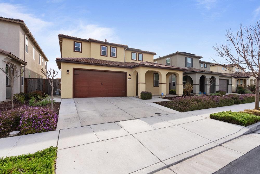 Detail Gallery Image 3 of 68 For 521 Seville Dr, Hollister,  CA 95023 - 4 Beds | 3/1 Baths