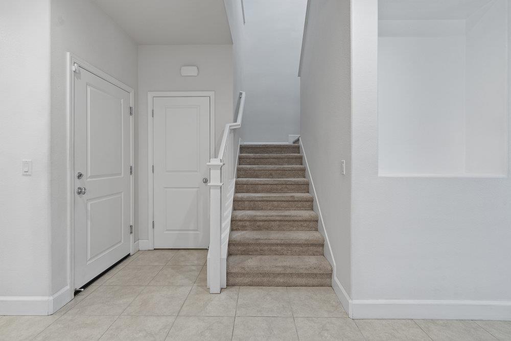 Detail Gallery Image 30 of 68 For 521 Seville Dr, Hollister,  CA 95023 - 4 Beds | 3/1 Baths