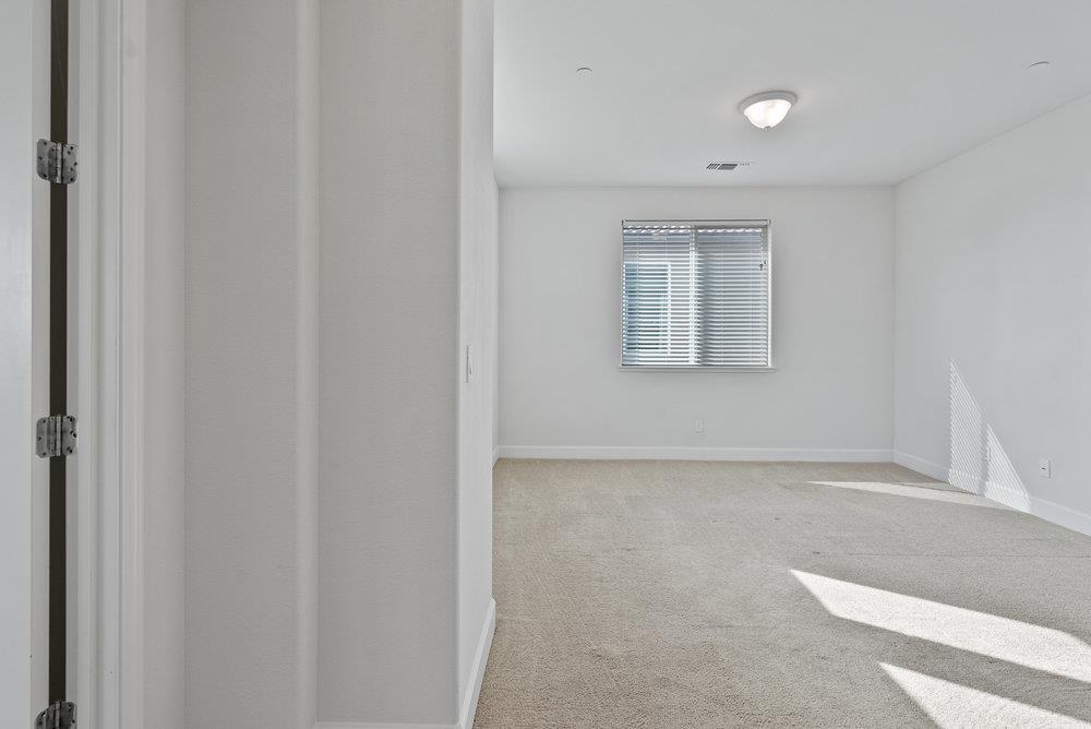 Detail Gallery Image 31 of 68 For 521 Seville Dr, Hollister,  CA 95023 - 4 Beds | 3/1 Baths