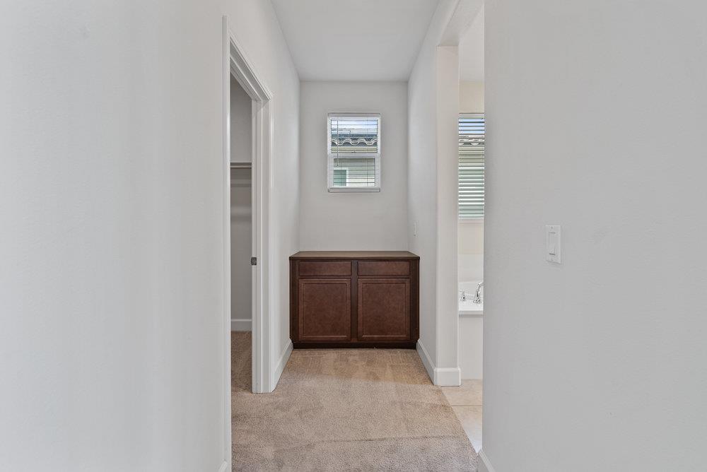Detail Gallery Image 34 of 68 For 521 Seville Dr, Hollister,  CA 95023 - 4 Beds | 3/1 Baths