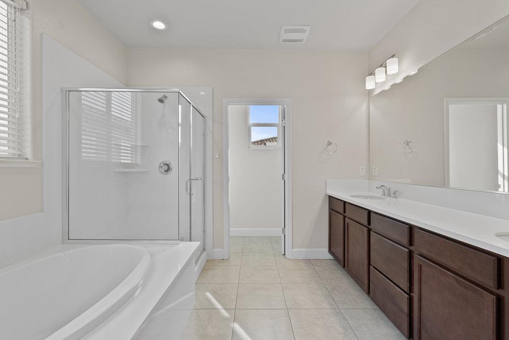 Detail Gallery Image 36 of 68 For 521 Seville Dr, Hollister,  CA 95023 - 4 Beds | 3/1 Baths