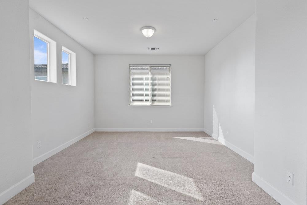 Detail Gallery Image 39 of 68 For 521 Seville Dr, Hollister,  CA 95023 - 4 Beds | 3/1 Baths