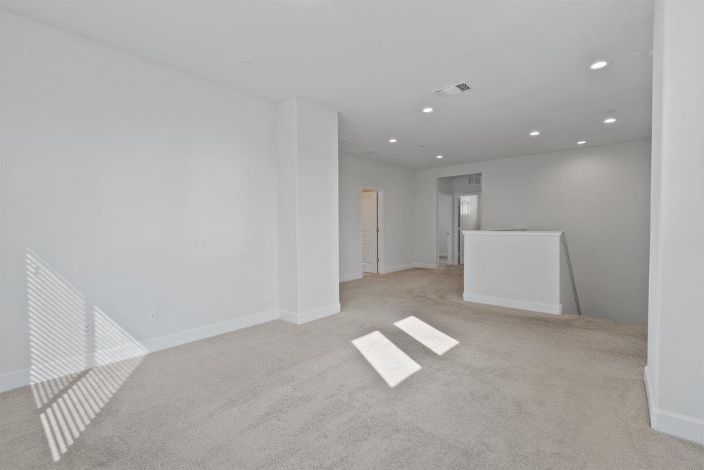 Detail Gallery Image 40 of 68 For 521 Seville Dr, Hollister,  CA 95023 - 4 Beds | 3/1 Baths