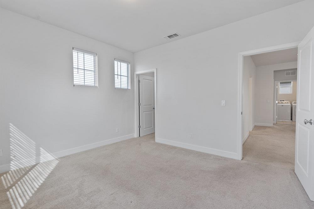 Detail Gallery Image 42 of 68 For 521 Seville Dr, Hollister,  CA 95023 - 4 Beds | 3/1 Baths