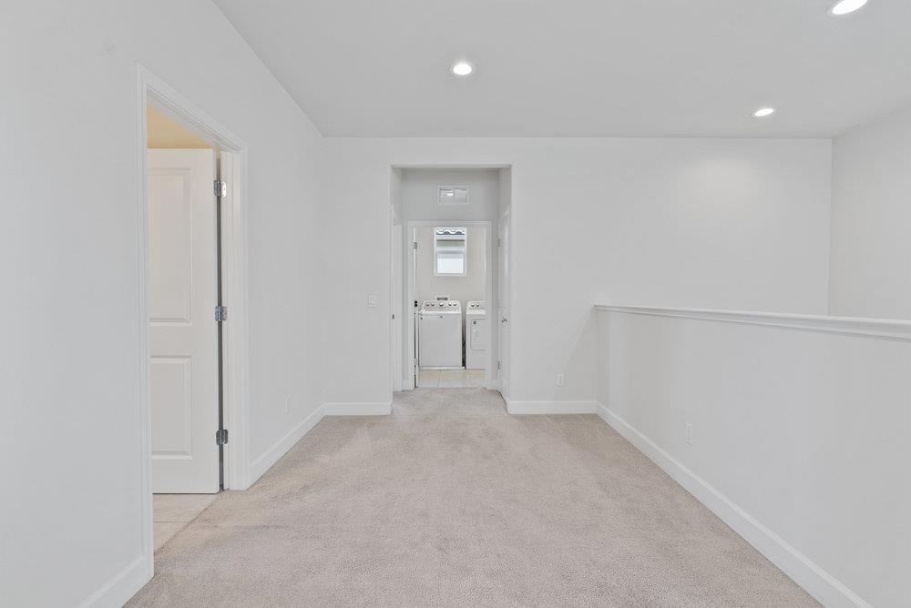 Detail Gallery Image 44 of 68 For 521 Seville Dr, Hollister,  CA 95023 - 4 Beds | 3/1 Baths