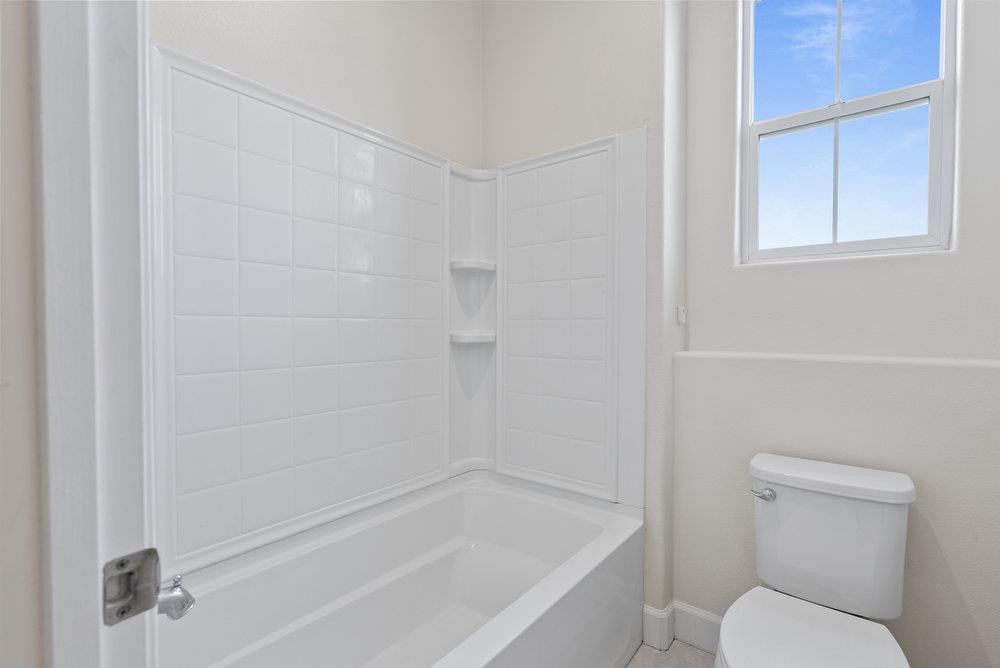 Detail Gallery Image 46 of 68 For 521 Seville Dr, Hollister,  CA 95023 - 4 Beds | 3/1 Baths