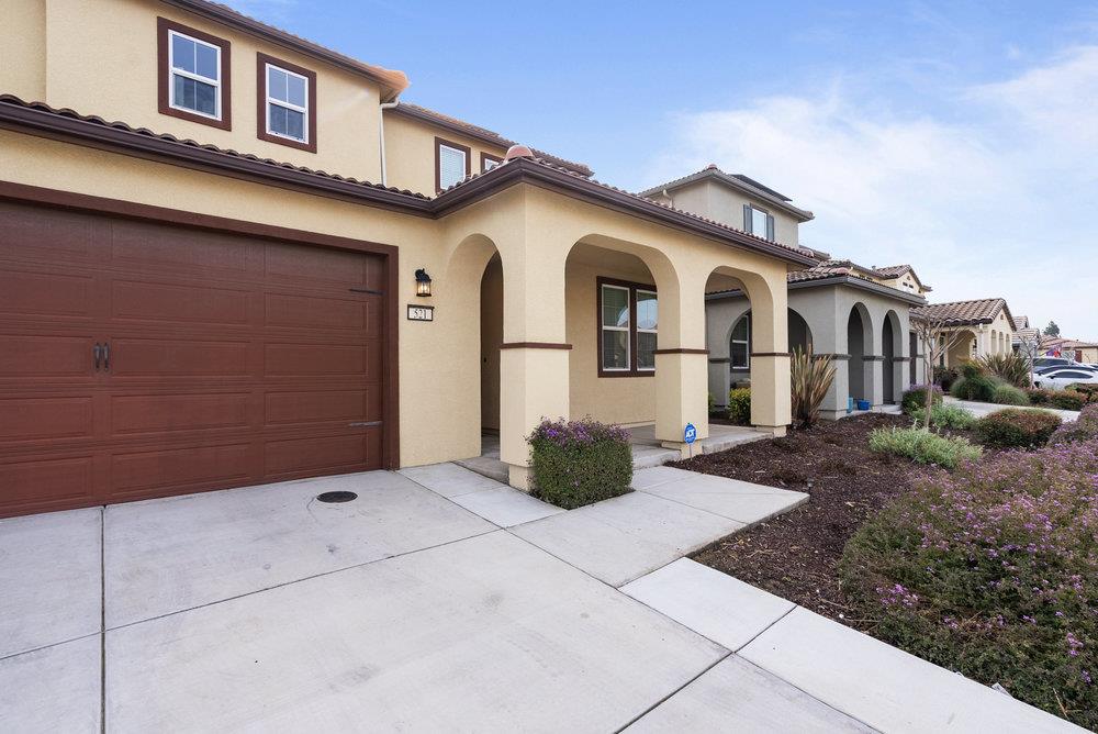 Detail Gallery Image 5 of 68 For 521 Seville Dr, Hollister,  CA 95023 - 4 Beds | 3/1 Baths