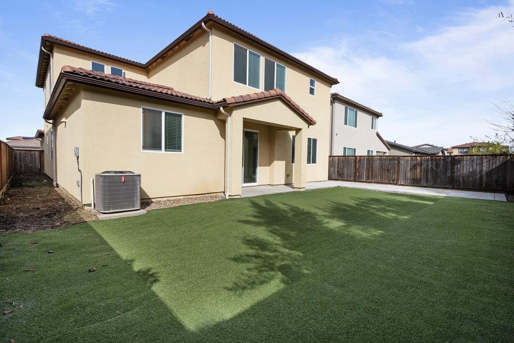 Detail Gallery Image 55 of 68 For 521 Seville Dr, Hollister,  CA 95023 - 4 Beds | 3/1 Baths