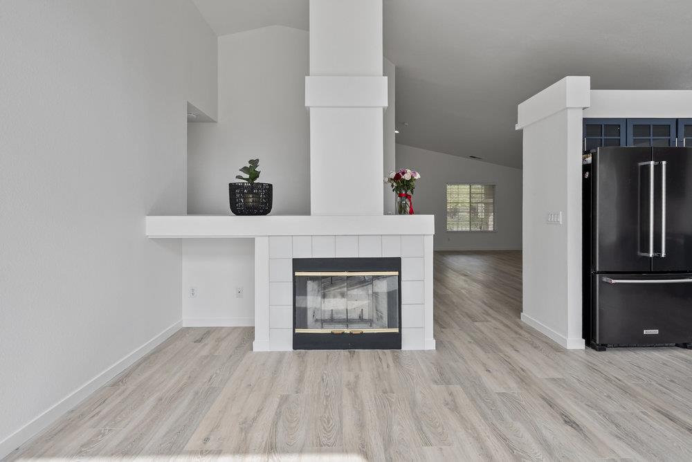 Detail Gallery Image 11 of 14 For 940 Joe Borovich Dr, Hollister,  CA 95023 - 3 Beds | 2 Baths