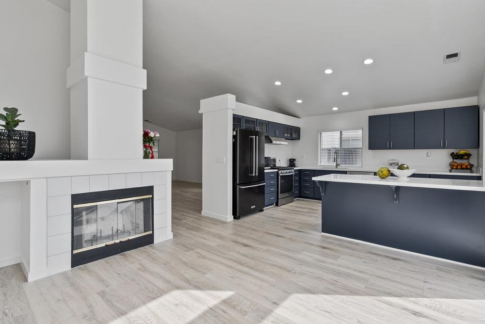 Detail Gallery Image 14 of 14 For 940 Joe Borovich Dr, Hollister,  CA 95023 - 3 Beds | 2 Baths