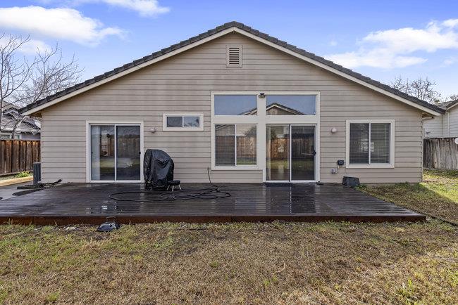 Detail Gallery Image 9 of 14 For 940 Joe Borovich Dr, Hollister,  CA 95023 - 3 Beds | 2 Baths