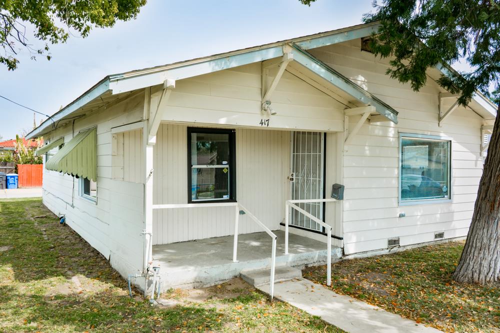 Detail Gallery Image 2 of 25 For 417 W North St, Manteca,  CA 95336 - 2 Beds | 1 Baths