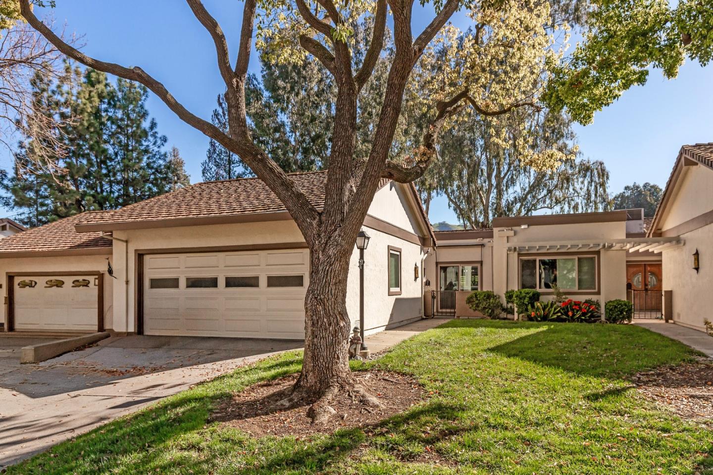 Detail Gallery Image 2 of 34 For 6232 Gerdts Dr, San Jose,  CA 95135 - 2 Beds | 2 Baths