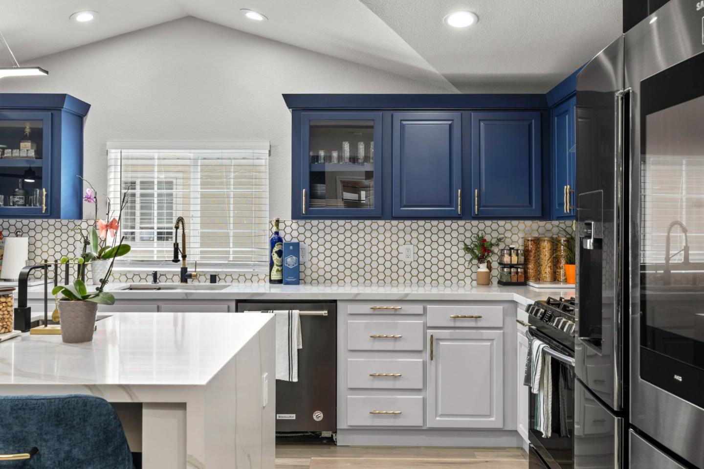 Detail Gallery Image 11 of 25 For 1085 Tasman Dr #485,  Sunnyvale,  CA 94089 - 3 Beds | 2 Baths