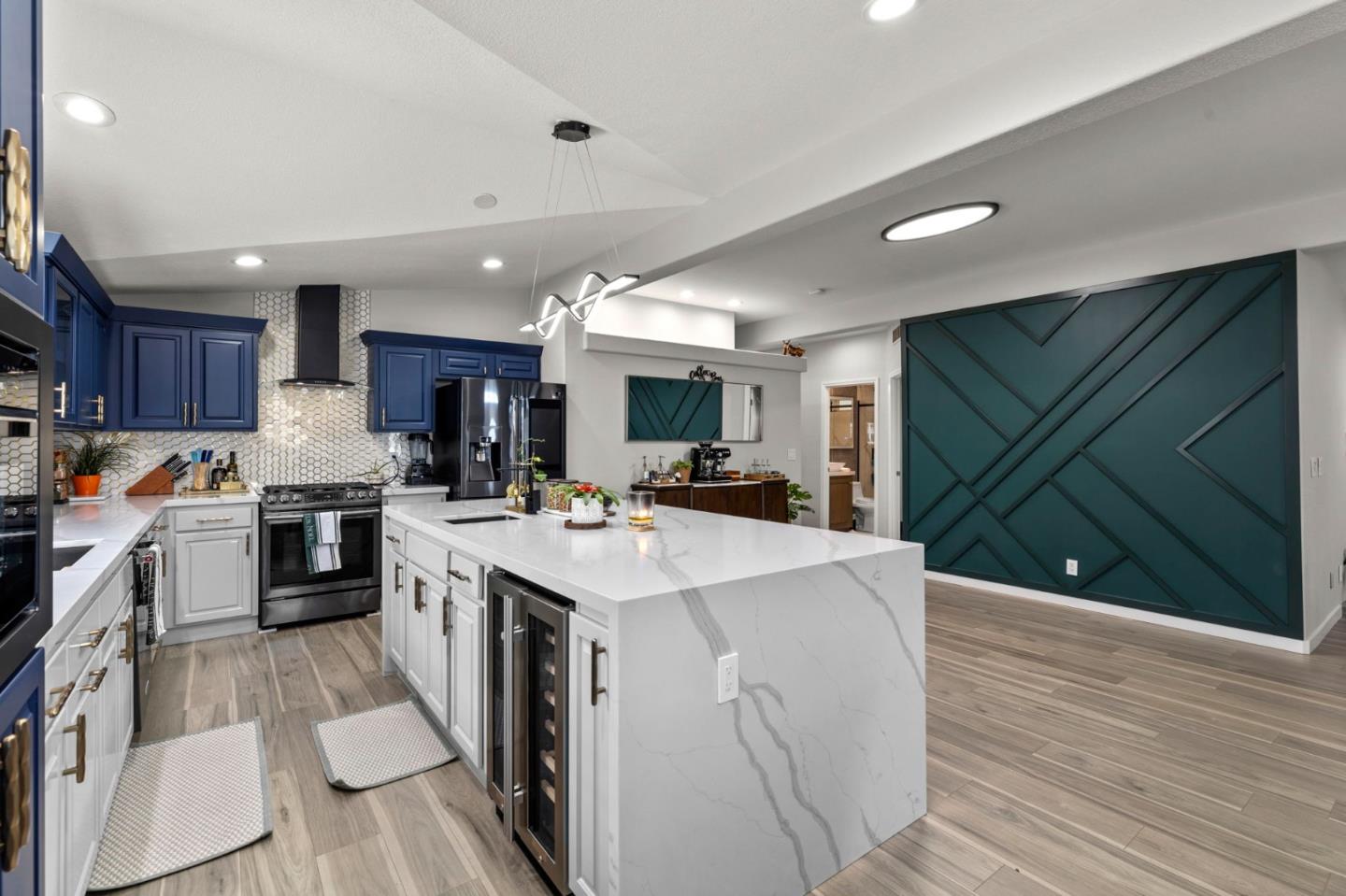 Detail Gallery Image 13 of 25 For 1085 Tasman Dr #485,  Sunnyvale,  CA 94089 - 3 Beds | 2 Baths