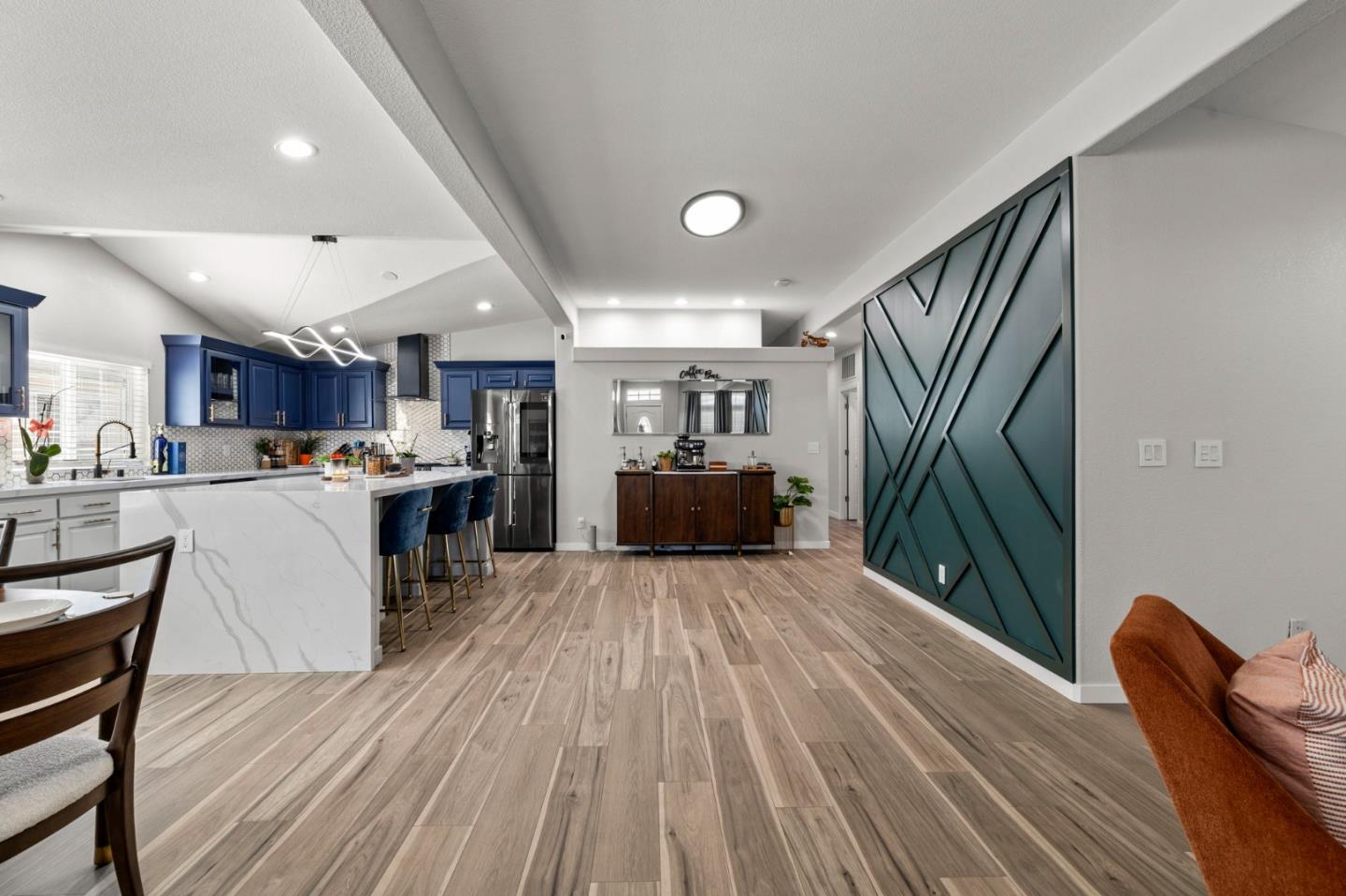 Detail Gallery Image 6 of 25 For 1085 Tasman Dr #485,  Sunnyvale,  CA 94089 - 3 Beds | 2 Baths