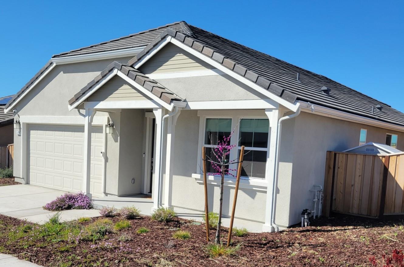 Detail Gallery Image 2 of 50 For 2080 Fuchsia Dr, Hollister,  CA 95023 - 3 Beds | 2 Baths