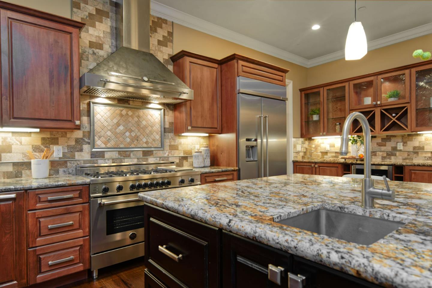 Detail Gallery Image 11 of 54 For 1570 Keesling Ave, San Jose,  CA 95125 - 4 Beds | 4/1 Baths