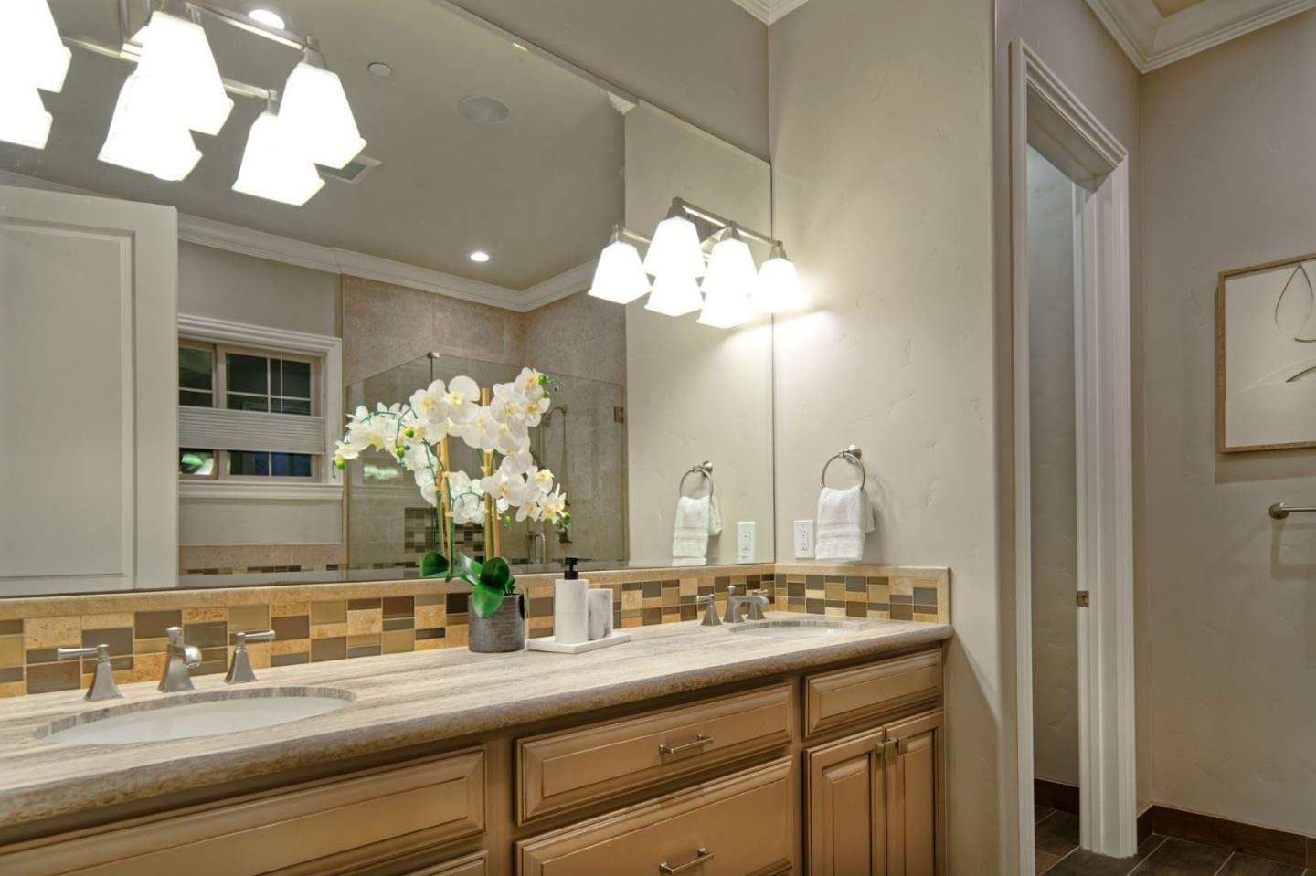 Detail Gallery Image 22 of 54 For 1570 Keesling Ave, San Jose,  CA 95125 - 4 Beds | 4/1 Baths
