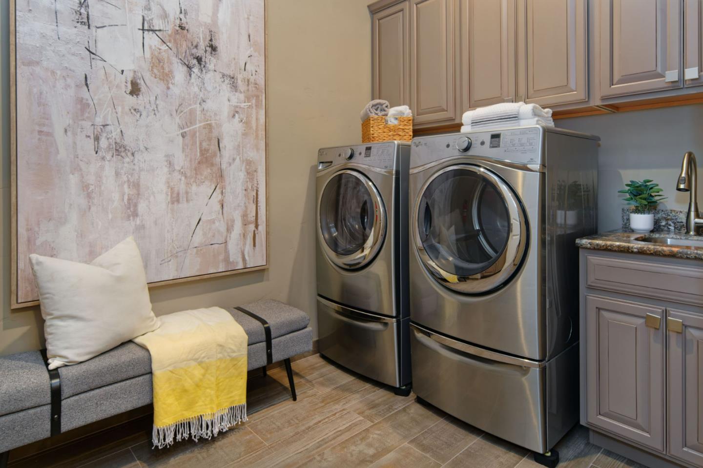 Detail Gallery Image 38 of 54 For 1570 Keesling Ave, San Jose,  CA 95125 - 4 Beds | 4/1 Baths
