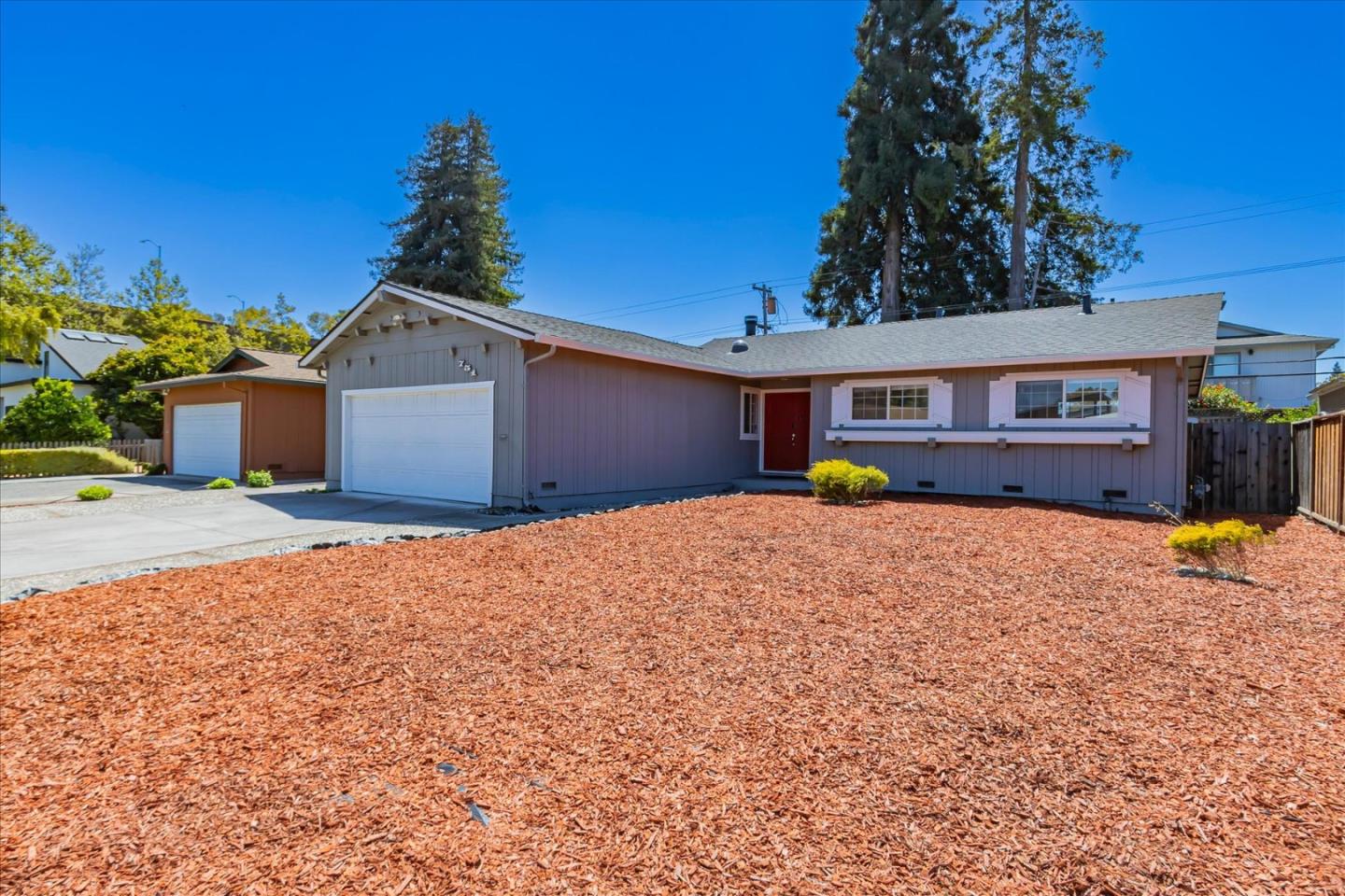 Detail Gallery Image 2 of 36 For 751 San Pablo Dr, Mountain View,  CA 94043 - 4 Beds | 2 Baths