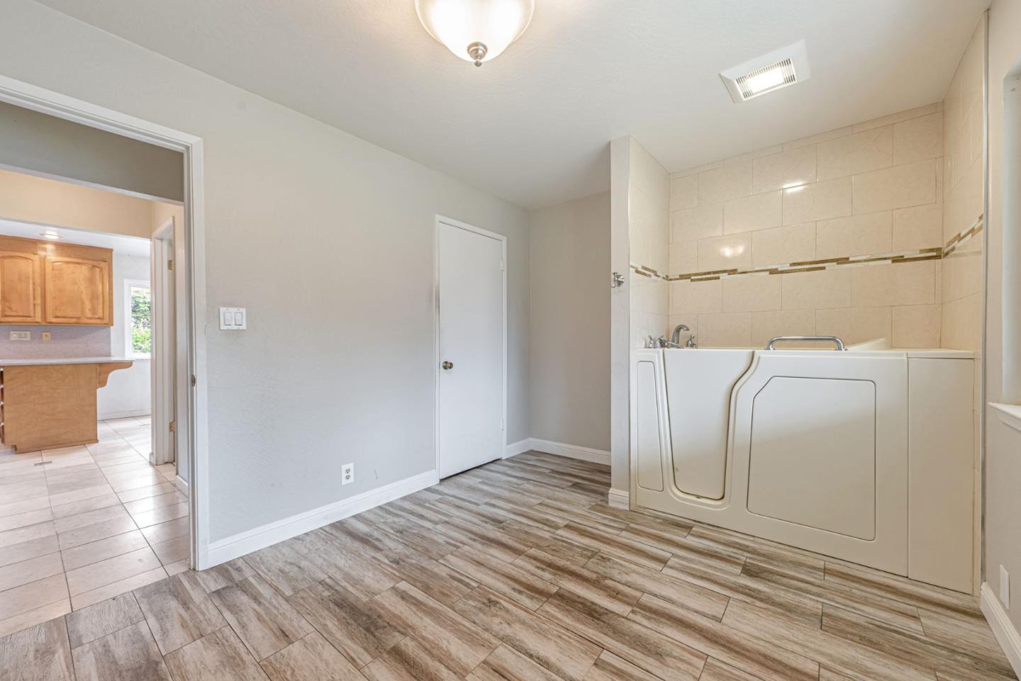 Detail Gallery Image 18 of 36 For 21719 Beaven Dr, Cupertino,  CA 95014 - 5 Beds | 2/1 Baths