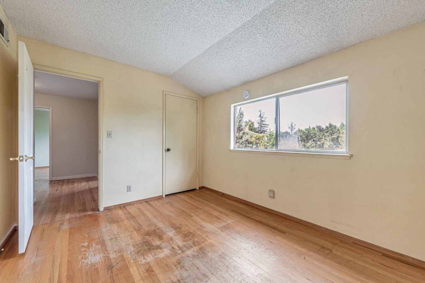 Detail Gallery Image 24 of 36 For 21719 Beaven Dr, Cupertino,  CA 95014 - 5 Beds | 2/1 Baths
