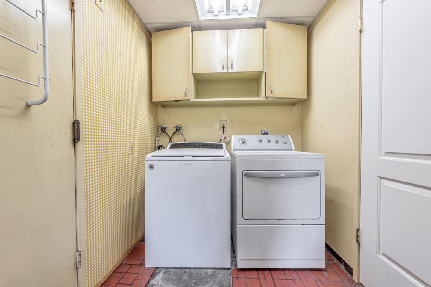 Detail Gallery Image 30 of 36 For 21719 Beaven Dr, Cupertino,  CA 95014 - 5 Beds | 2/1 Baths