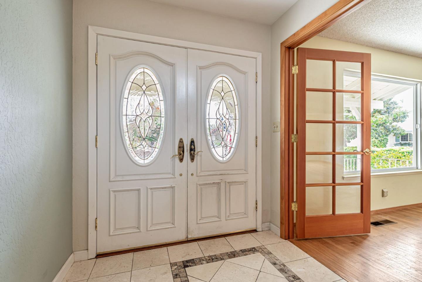 Detail Gallery Image 4 of 36 For 21719 Beaven Dr, Cupertino,  CA 95014 - 5 Beds | 2/1 Baths