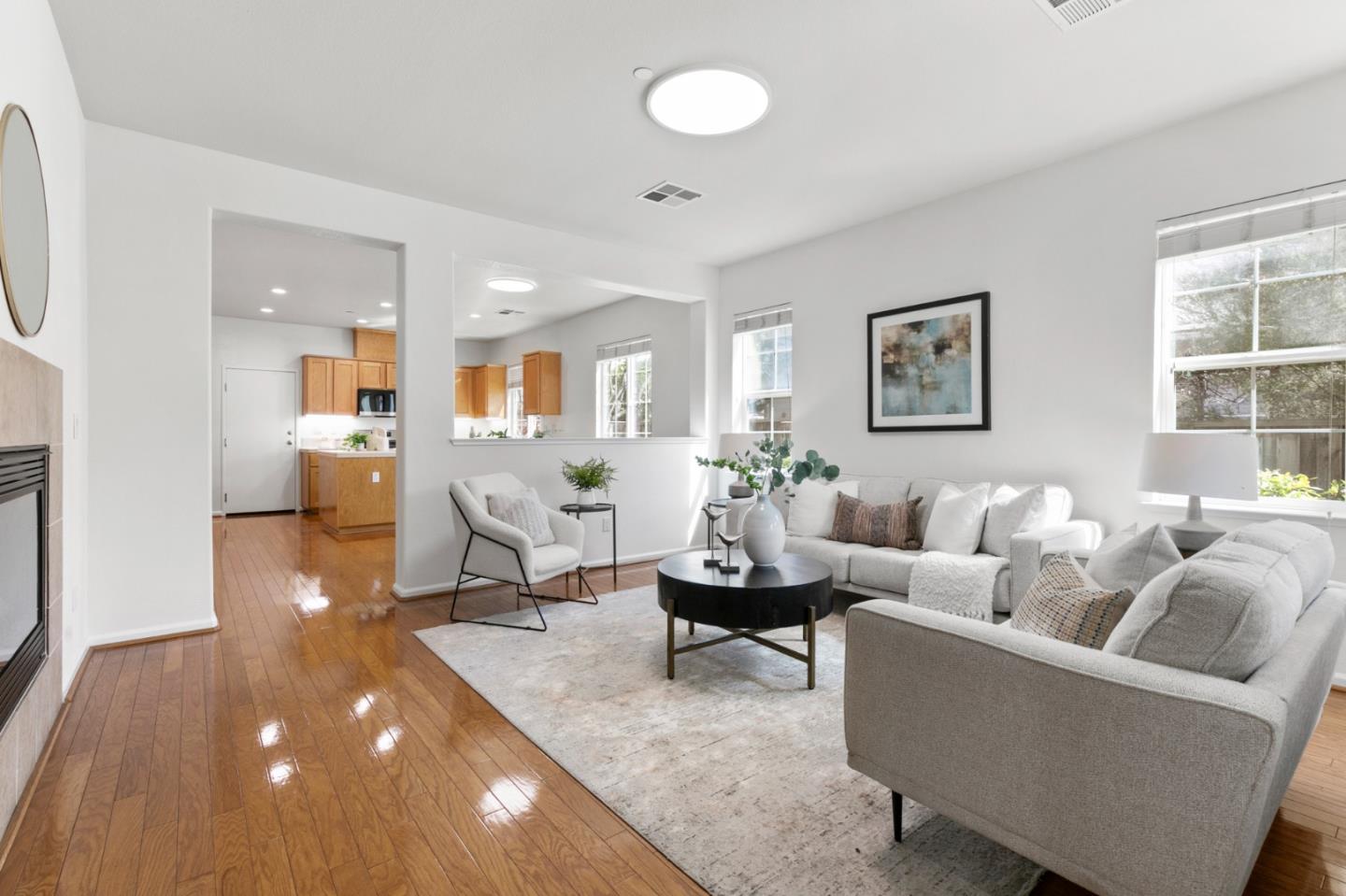 Detail Gallery Image 2 of 18 For 22744 Atherton St, Hayward,  CA 94541 - 3 Beds | 2/1 Baths