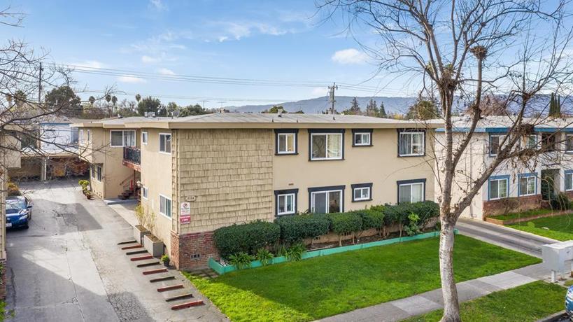 Detail Gallery Image 2 of 6 For 3184 Cadillac Dr, San Jose,  CA 95117 - – Beds | – Baths