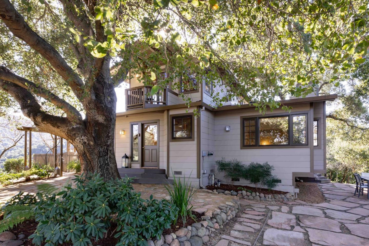 Detail Gallery Image 2 of 34 For 27261 Sherlock Rd, Los Altos Hills,  CA 94022 - 5 Beds | 3/1 Baths