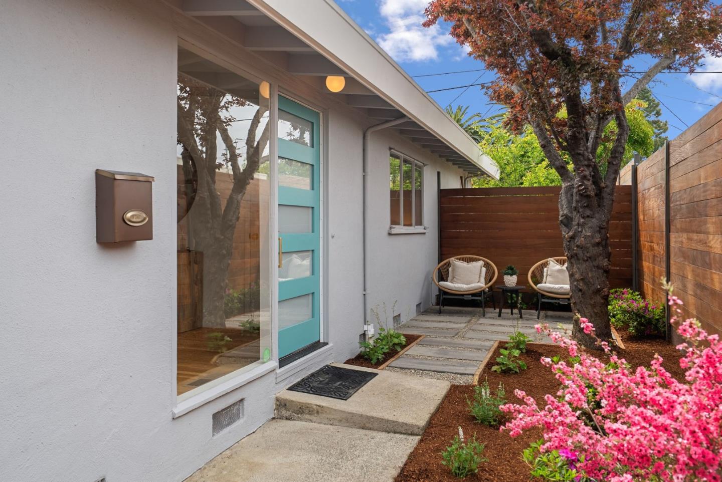 Detail Gallery Image 2 of 31 For 3480 Mauricia Ave, Santa Clara,  CA 95051 - 4 Beds | 2 Baths