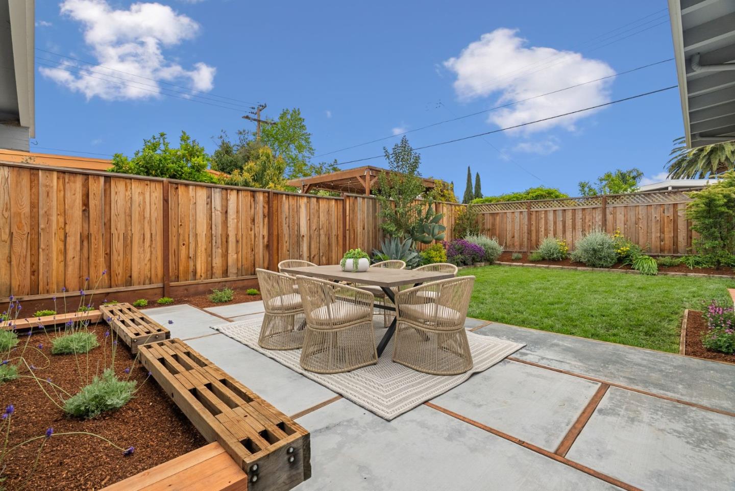 Detail Gallery Image 22 of 31 For 3480 Mauricia Ave, Santa Clara,  CA 95051 - 4 Beds | 2 Baths