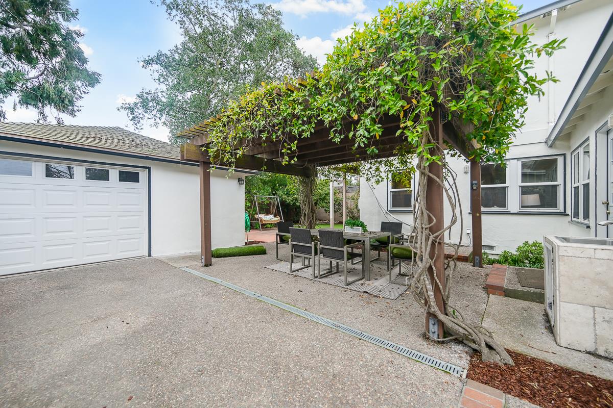 2296 Bryant Street, Palo Alto, CA 94301