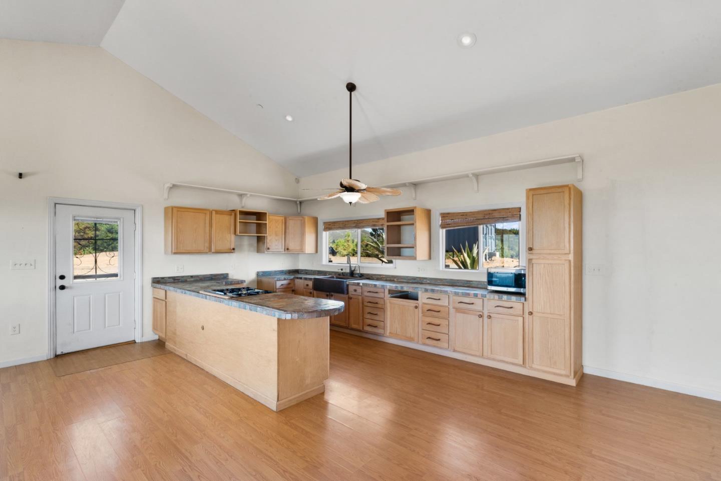 Detail Gallery Image 13 of 51 For 475 Maymens Flat Rd, Los Gatos,  CA 95033 - 2 Beds | 1 Baths