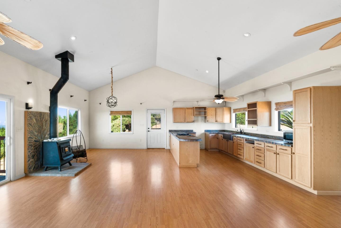 Detail Gallery Image 8 of 51 For 475 Maymens Flat Rd, Los Gatos,  CA 95033 - 2 Beds | 1 Baths