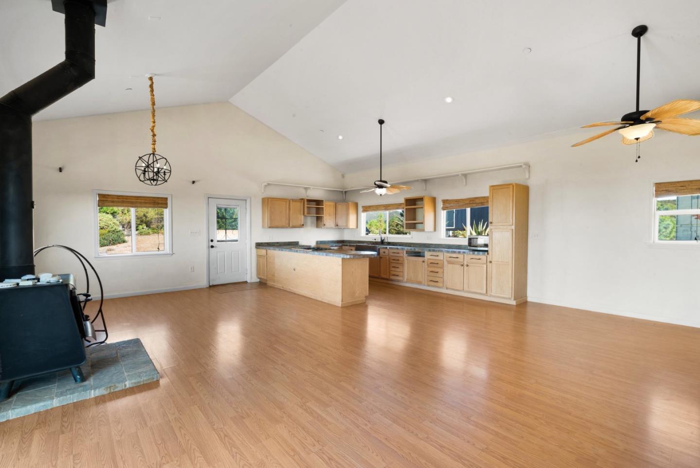 Detail Gallery Image 9 of 51 For 475 Maymens Flat Rd, Los Gatos,  CA 95033 - 2 Beds | 1 Baths