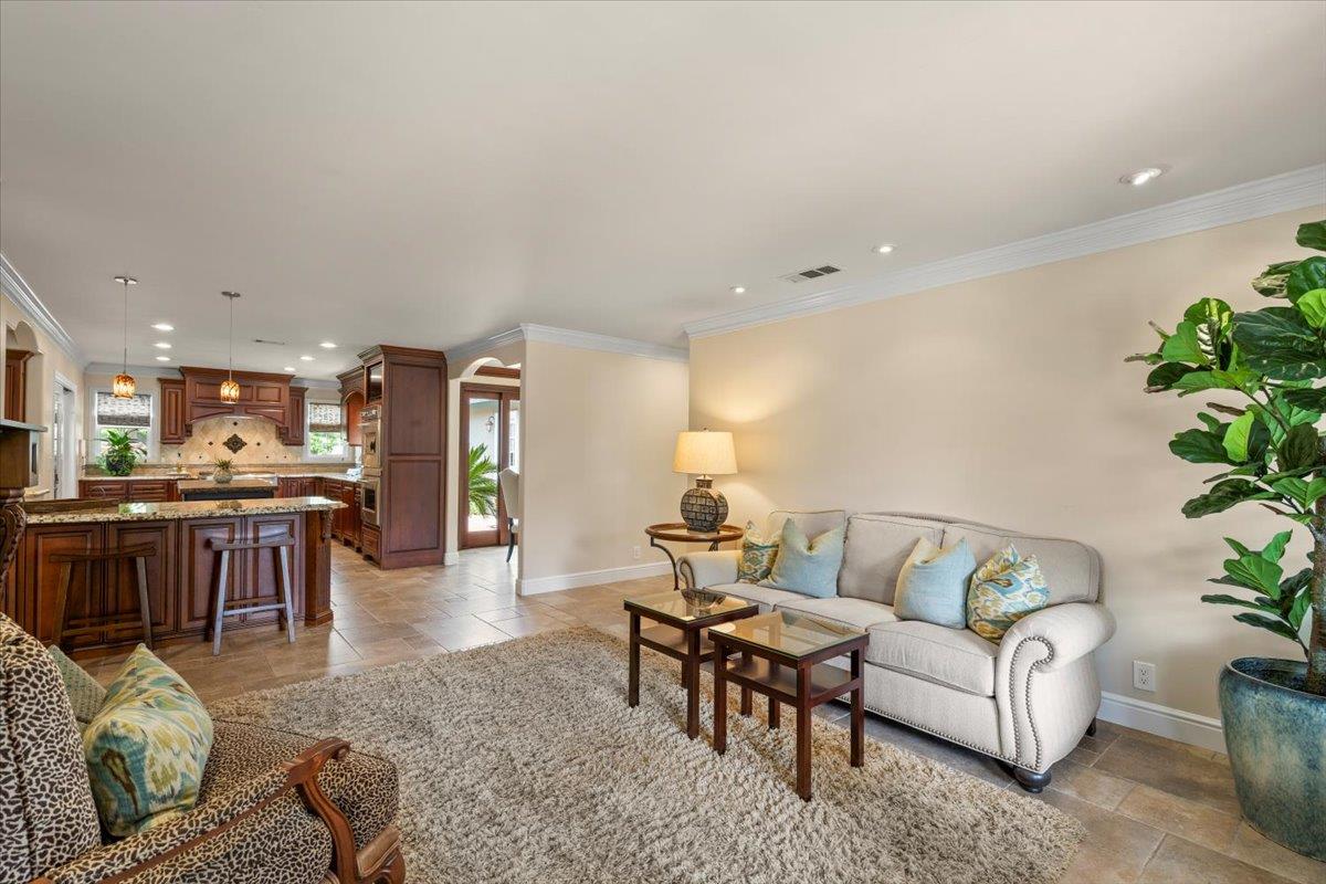 Detail Gallery Image 12 of 62 For 14843 Holden Way, San Jose,  CA 95124 - 4 Beds | 2 Baths