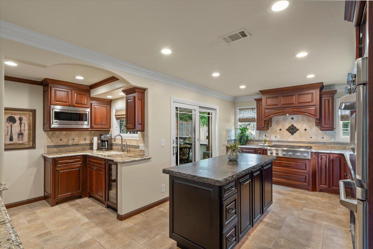 Detail Gallery Image 17 of 62 For 14843 Holden Way, San Jose,  CA 95124 - 4 Beds | 2 Baths