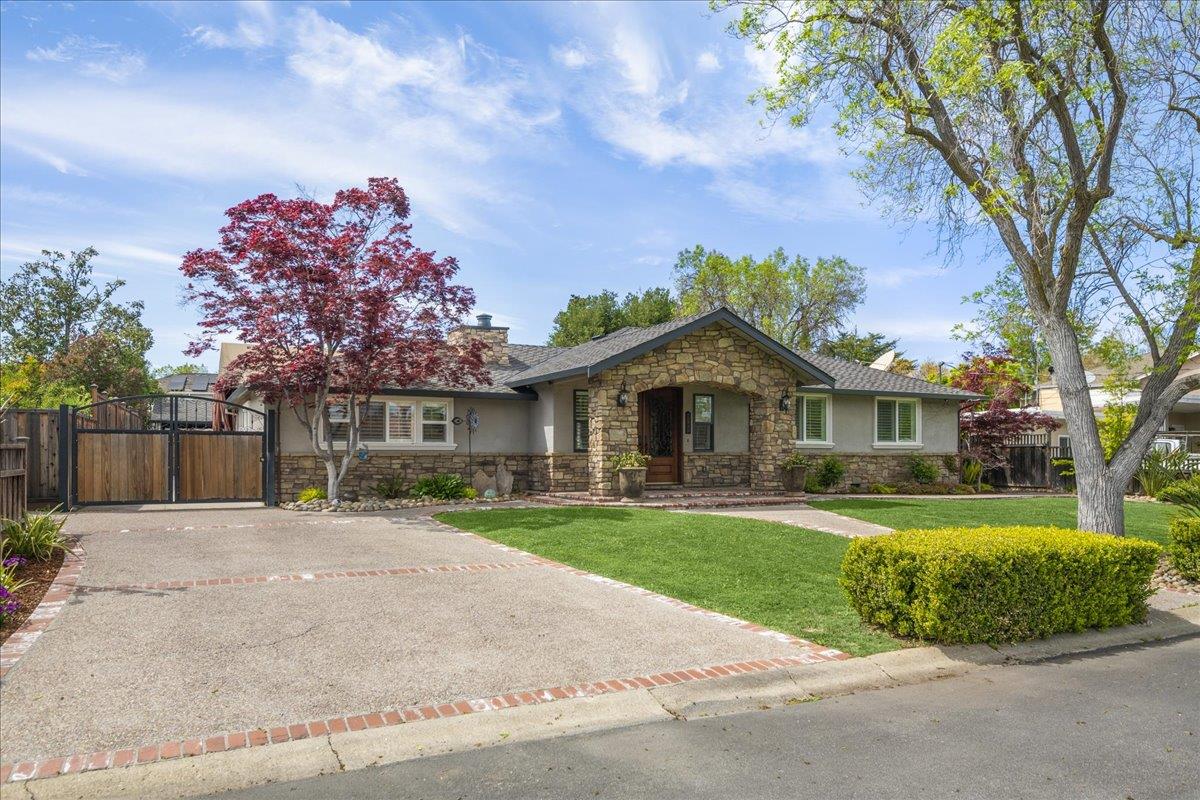 Detail Gallery Image 5 of 62 For 14843 Holden Way, San Jose,  CA 95124 - 4 Beds | 2 Baths