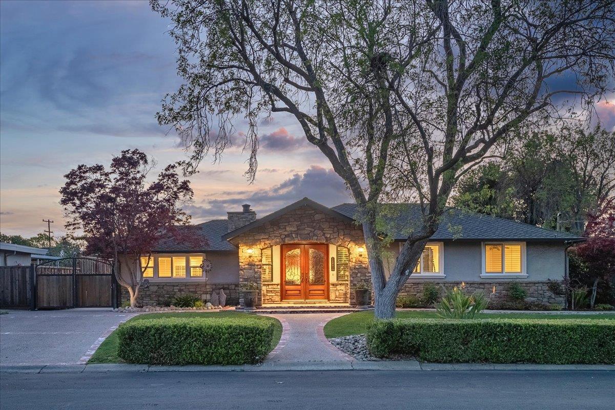 Detail Gallery Image 7 of 62 For 14843 Holden Way, San Jose,  CA 95124 - 4 Beds | 2 Baths