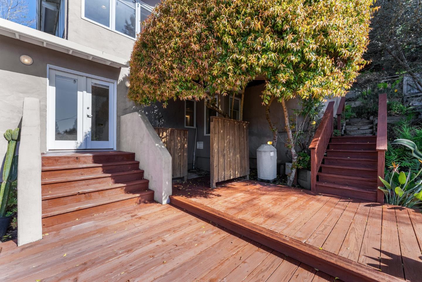 Detail Gallery Image 27 of 34 For 2222 Ocean Street Ext, Santa Cruz,  CA 95060 - 4 Beds | 3 Baths
