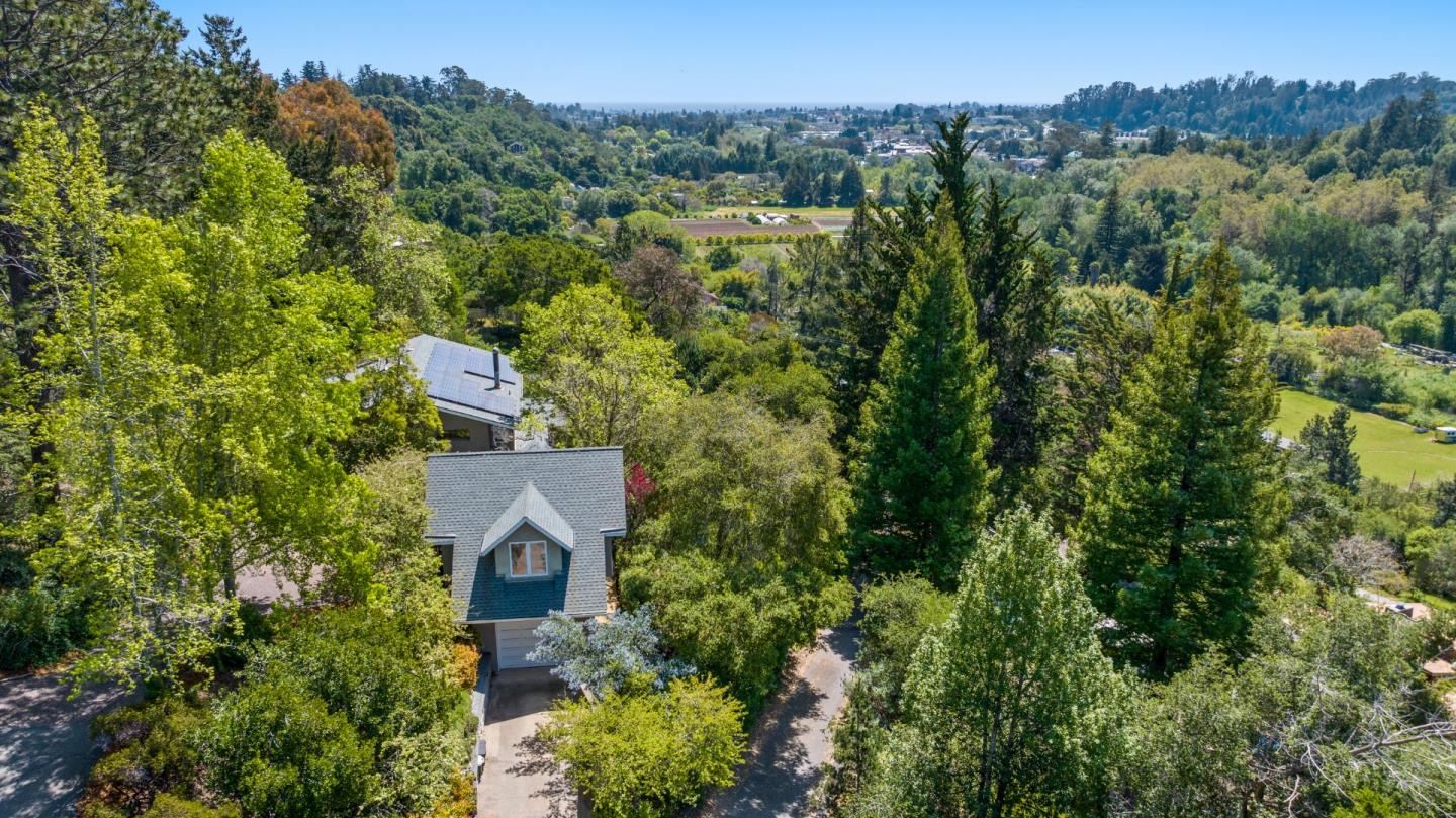 Detail Gallery Image 4 of 34 For 2222 Ocean Street Ext, Santa Cruz,  CA 95060 - 4 Beds | 3 Baths