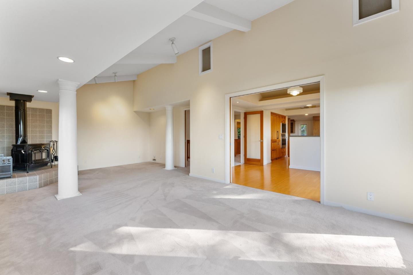 Detail Gallery Image 6 of 34 For 2222 Ocean Street Ext, Santa Cruz,  CA 95060 - 4 Beds | 3 Baths
