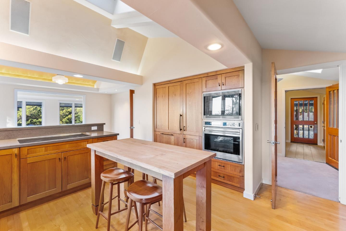 Detail Gallery Image 8 of 34 For 2222 Ocean Street Ext, Santa Cruz,  CA 95060 - 4 Beds | 3 Baths