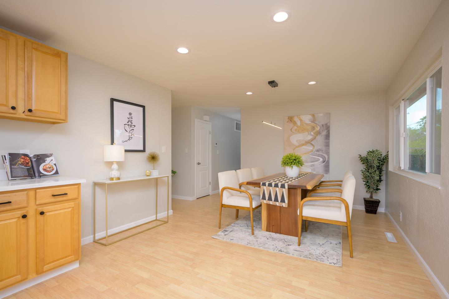 Detail Gallery Image 8 of 16 For 2492 Ottawa Way, San Jose,  CA 95130 - 4 Beds | 2 Baths