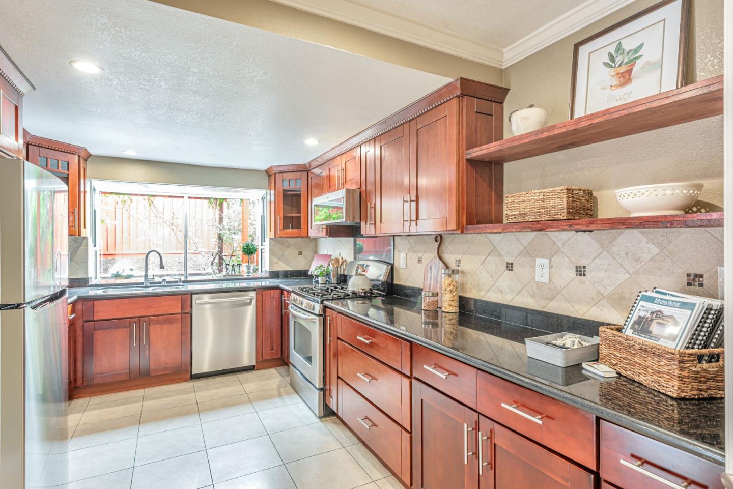 Detail Gallery Image 10 of 51 For 2290 Lynwood Ter, Milpitas,  CA 95035 - 3 Beds | 3 Baths