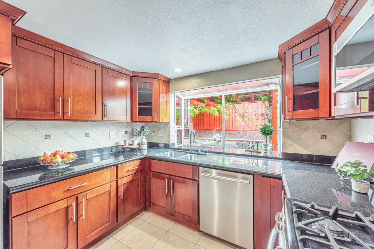Detail Gallery Image 11 of 51 For 2290 Lynwood Ter, Milpitas,  CA 95035 - 3 Beds | 3 Baths